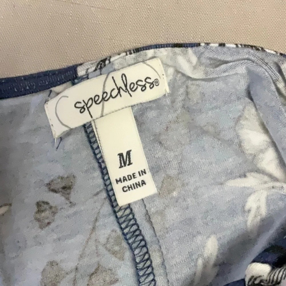 SPEECHLESS - Picture 6 of 8